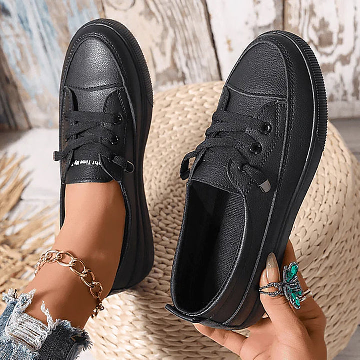 Stylish women's casual footwear: orthopaedic trainers providing superior comfort, arch support, and cushioning.