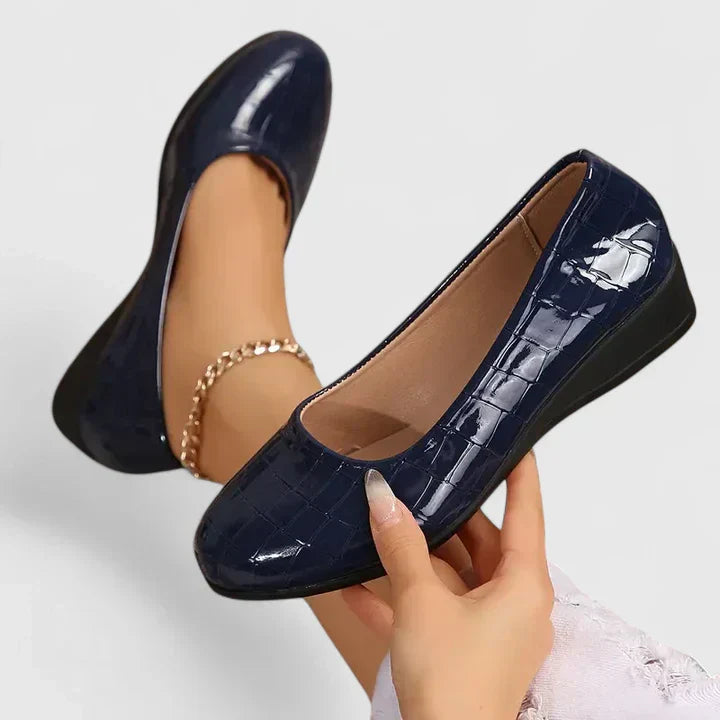 Comfortable women's orthopaedic shoes designed for pain relief, featuring posture support.