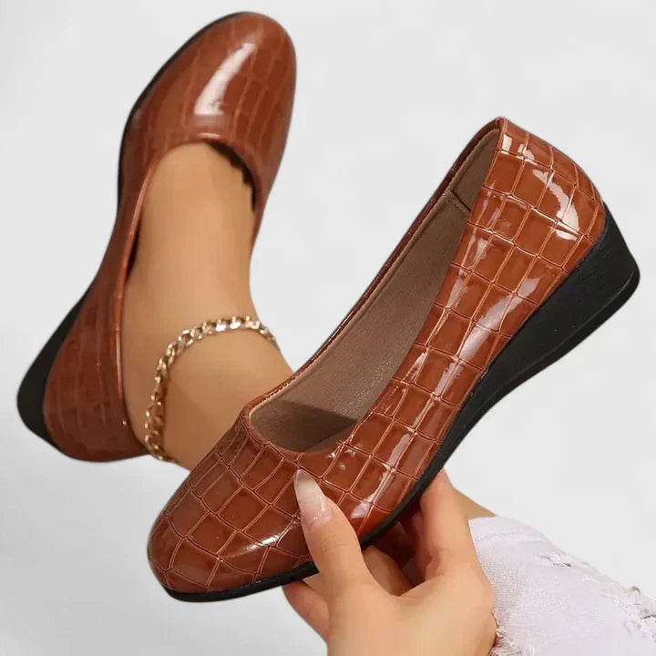 Stylish women's comfort shoes, ideal for pain relief, with excellent arch & posture support.