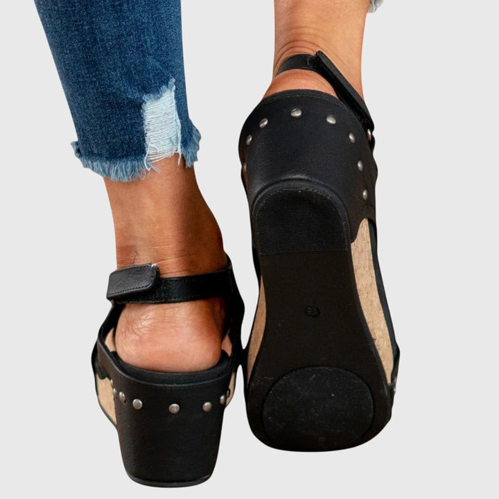 Women's orthopaedic footwear: elegant wedge sandals with adjustable strap for ultimate comfort.
