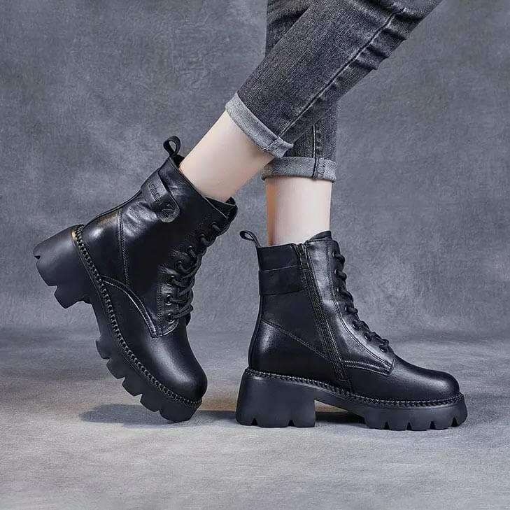 Fashionable women's orthopedic boots with excellent arch support & cushioning.
