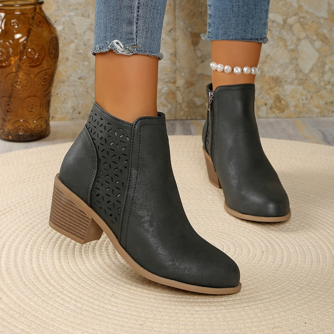 Everyday wear: women's orthopedic casual boots with arch support, comfort, stable grip, and stylish design.