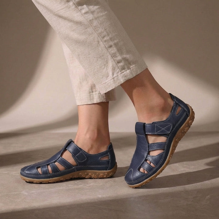 Travel-friendly women's closed-toe orthopedic sandals, adjustable straps for all-day casual comfort.