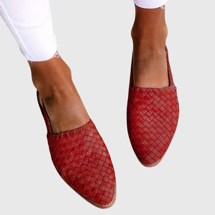 Stylish women's comfort sandals, offering orthopedic foot support & pain relief. Ideal summer footwear.