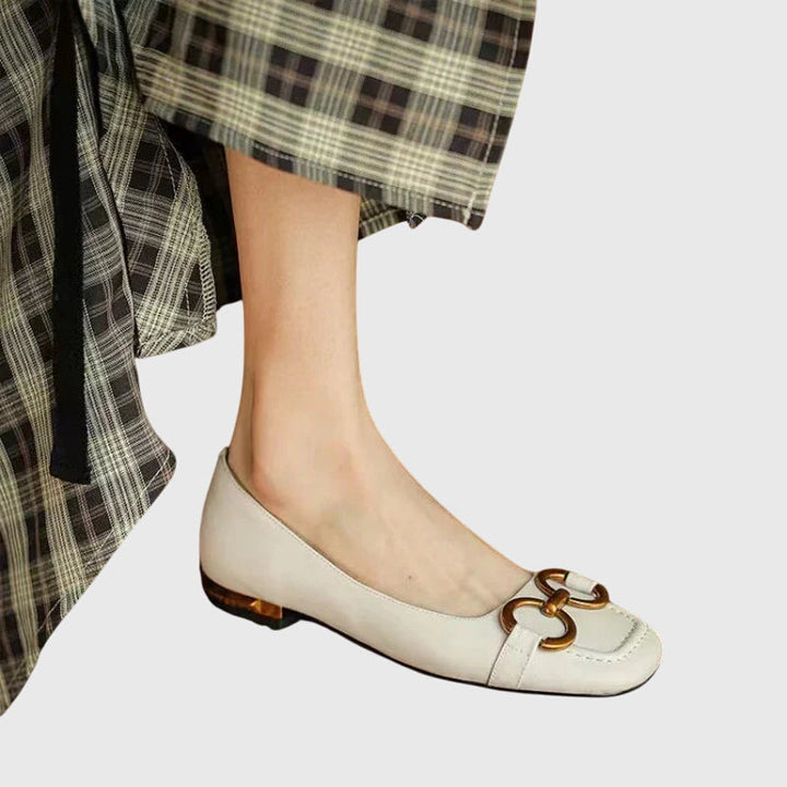 Summer women's sandals with orthopedic arch & foot support for enhanced walking comfort.