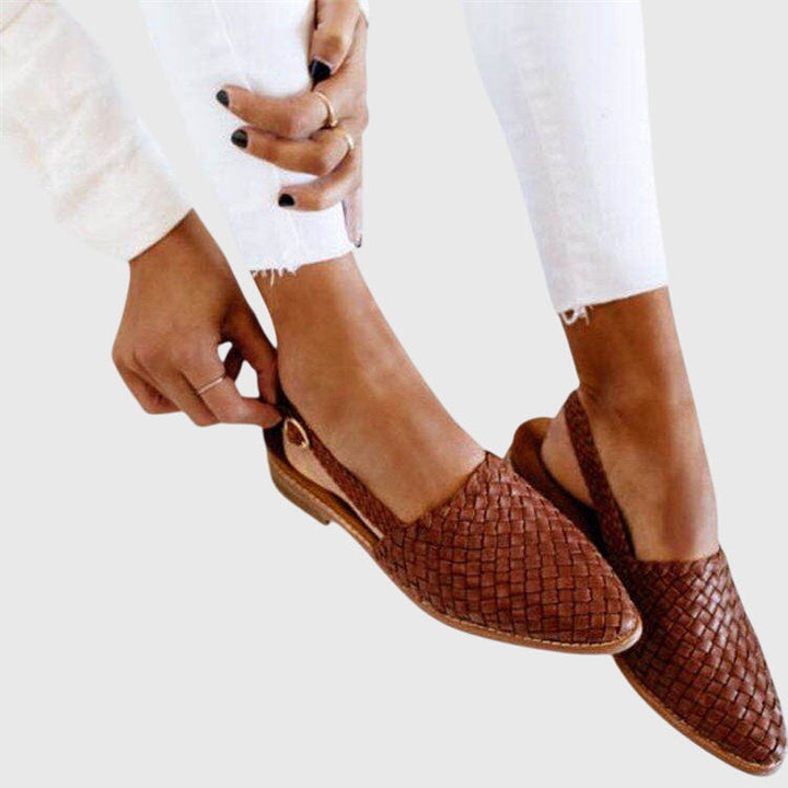 Women's comfort sandals with advanced arch support, designed to improve posture & provide orthopedic pain relief.