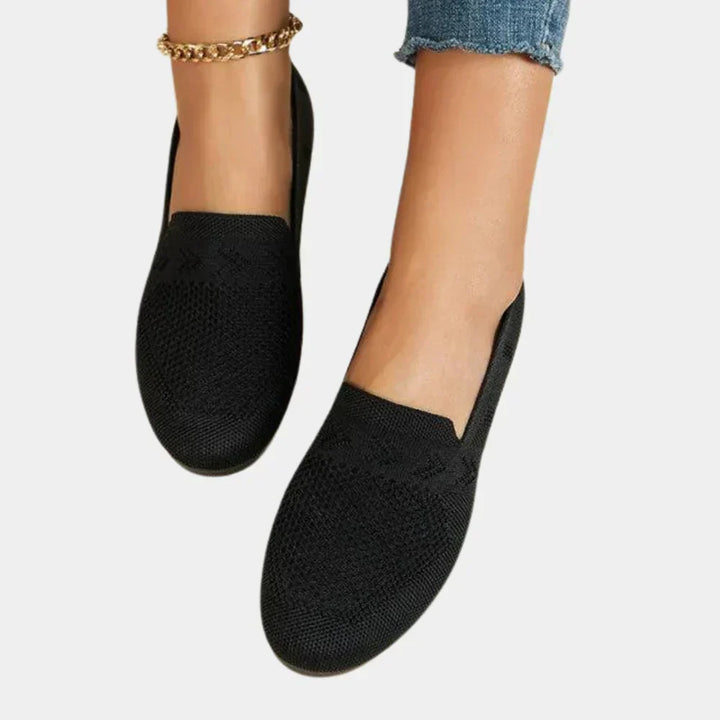 Stylish women's casual orthopedic shoes, versatile for everyday wear with superior comfort.