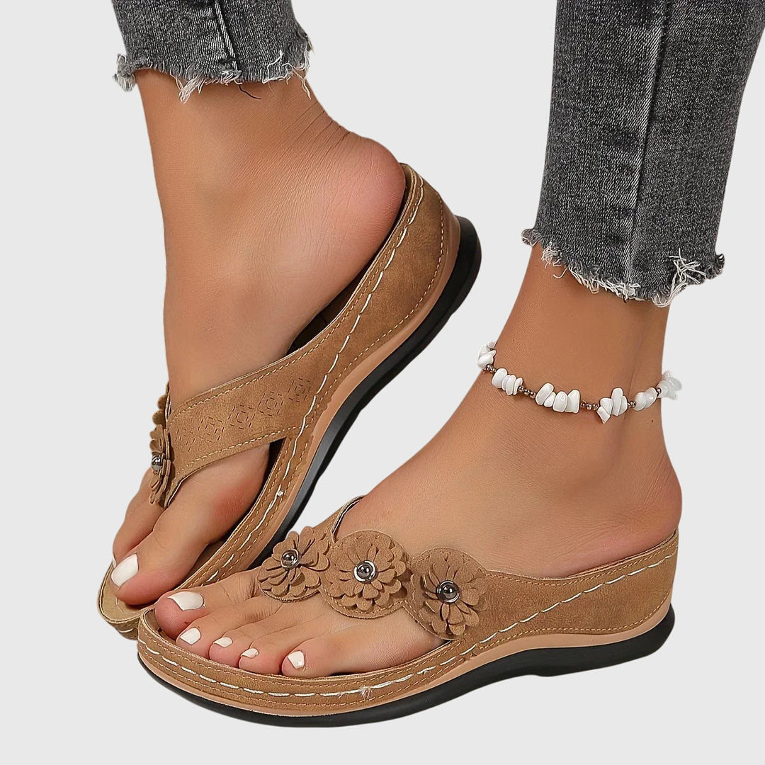 Casual women's orthopedic sandals, great for beach, pool, and everyday summer comfort & support.