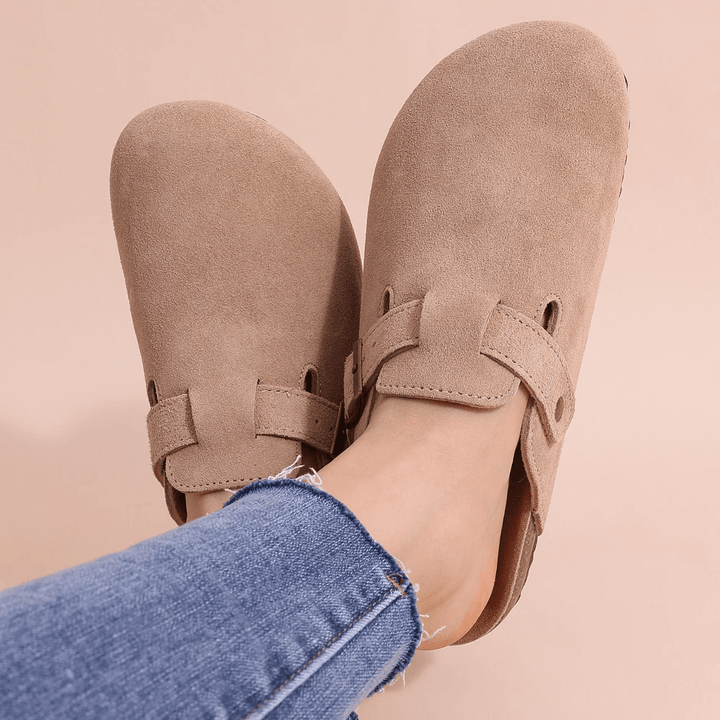 Women's casual orthopedic comfort slippers with arch support for cozy indoor & outdoor wear.