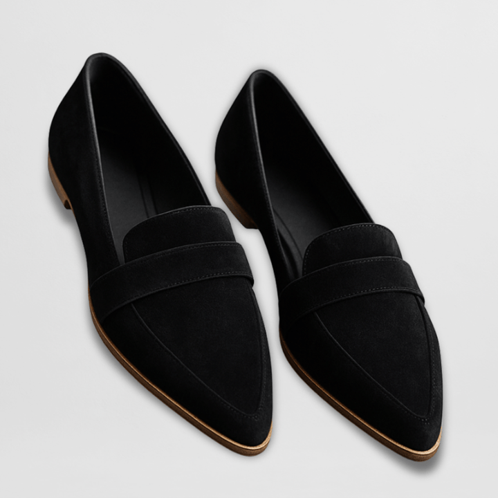 Comfortable women's orthopedic loafers with cushioned insoles, ideal casual footwear for daily wear.