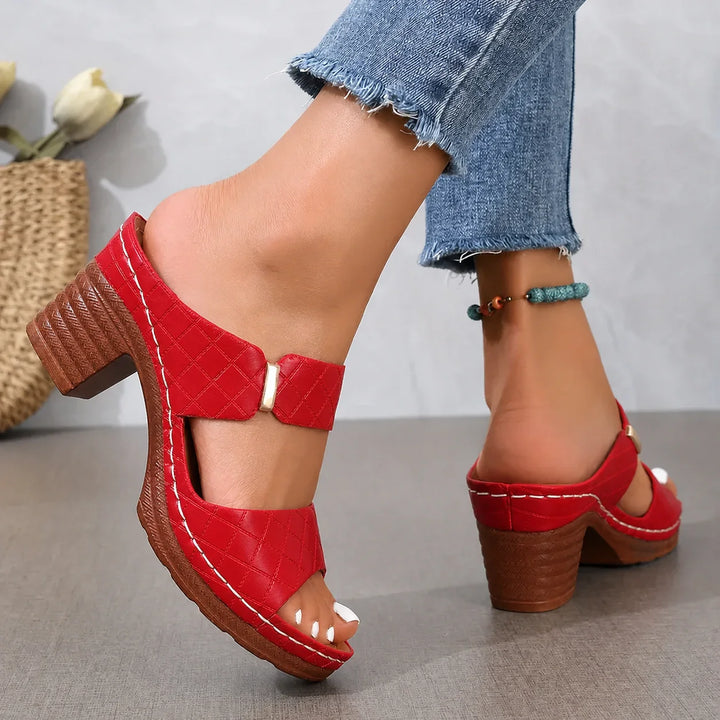 Women's orthopedic quilted platform sandals, comfortable block heel, cushioned for ultimate summer comfort.