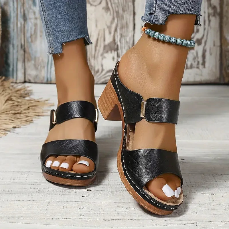 Summer women's orthopedic quilted platform sandals, comfortable block heel, perfect for warm weather.