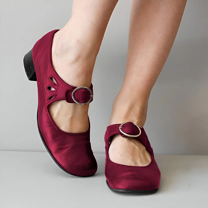 Comfortable women's orthopedic casual sandals, combining ergonomic design, arch support & style for summer shoes.