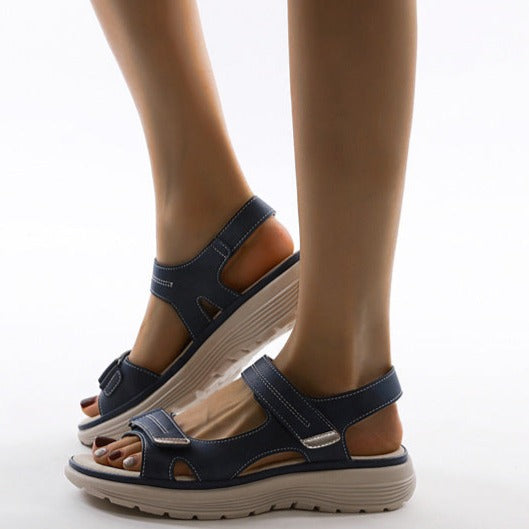Casual women's orthopedic sandals with adjustable straps, ideal for summer comfort & supportive all-day wear.