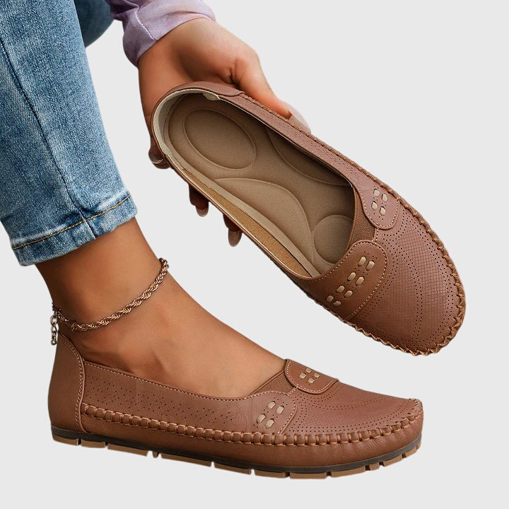 Women's breathable loafers, ideal for all-day comfort and foot support.