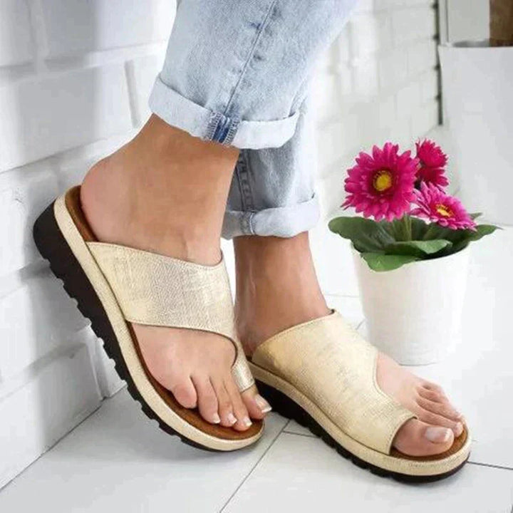 Women's slip-on orthopedic sandals. Arch & toe support, promoting healthy posture & foot comfort.