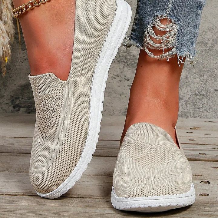 Easy-wear women's slip-on orthopedic trainers, designed for daily comfort with essential arch support.