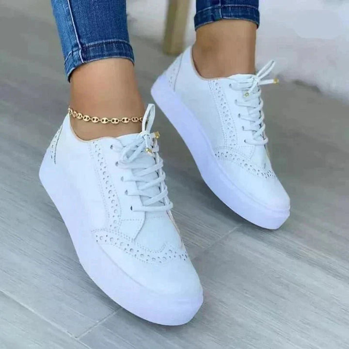 Comfortable women's casual sneakers with orthopedic design, ideal for everyday wear and stylish support.
