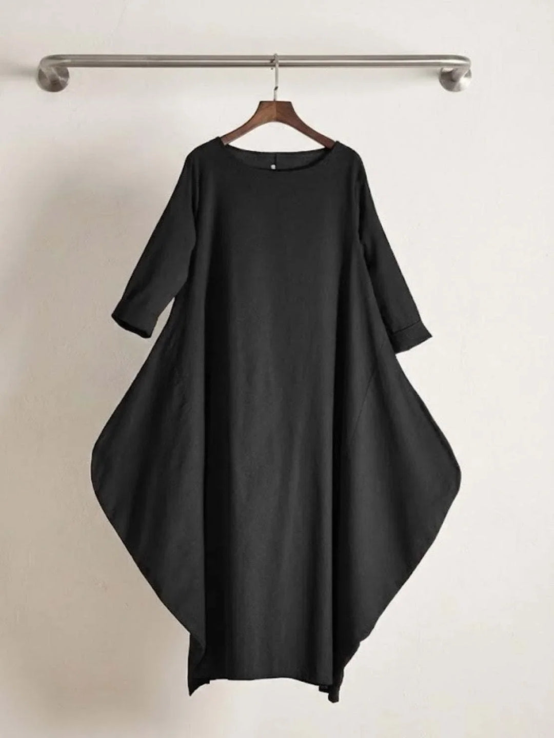 Flowy women's 3/4 sleeve maxi dress, casual oversized boho design, comfortable for any occasion.