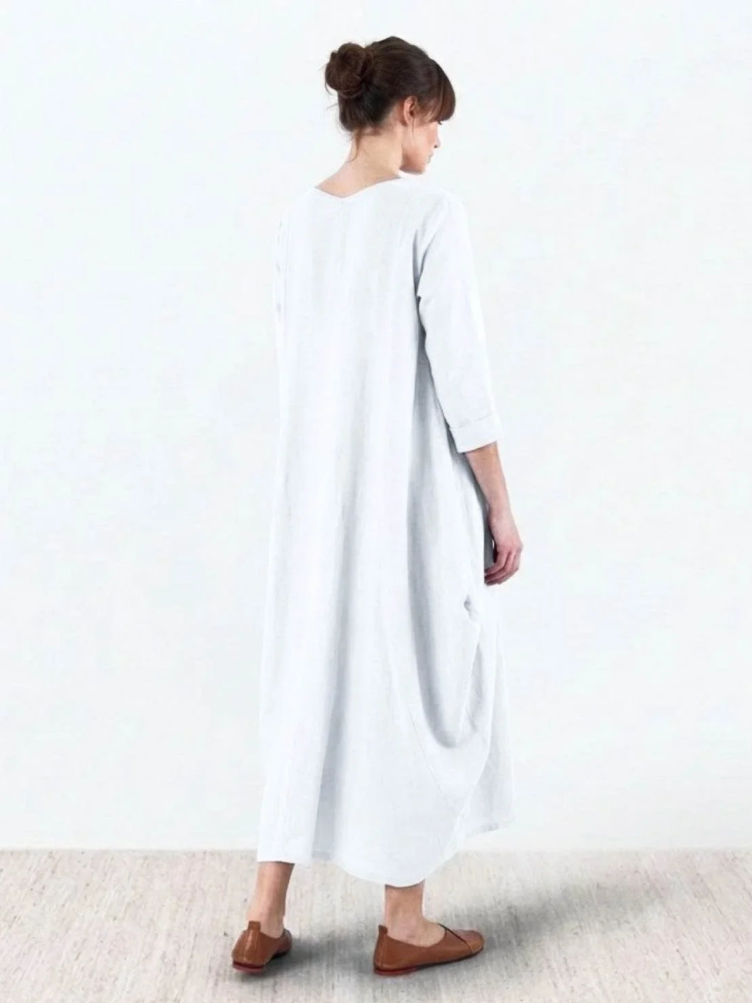 Chic women's oversized maxi dress, 3/4 batwing sleeves, bohemian fashion for summer.