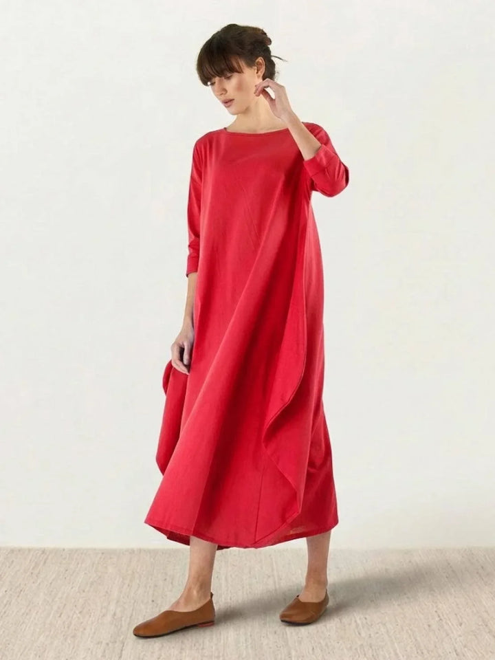 Stylish women's maxi dress, boho style, 3/4 sleeves, relaxed fit, perfect for warm days.