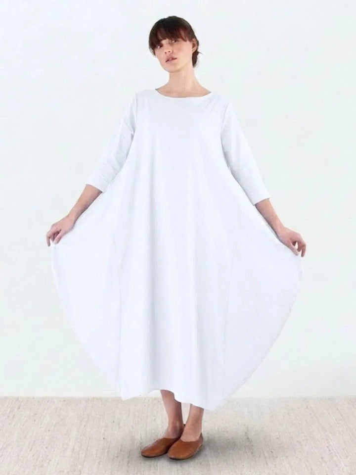 Elegant oversized maxi dress with 3/4 sleeves, bohemian design, ideal for women's summer casual.
