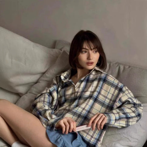 Chic women's oversized shirt, classic plaid, casual and easy-to-wear fashion.