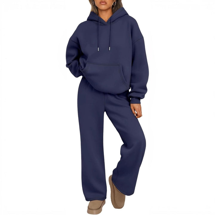 Women's oversized hoodie and jogger set in soft, cozy fabric for ultimate comfort.