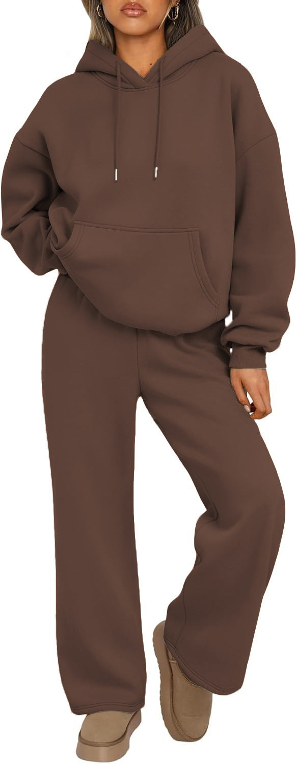 Streetwear-inspired women's jogger set with a trendy oversized hoodie.