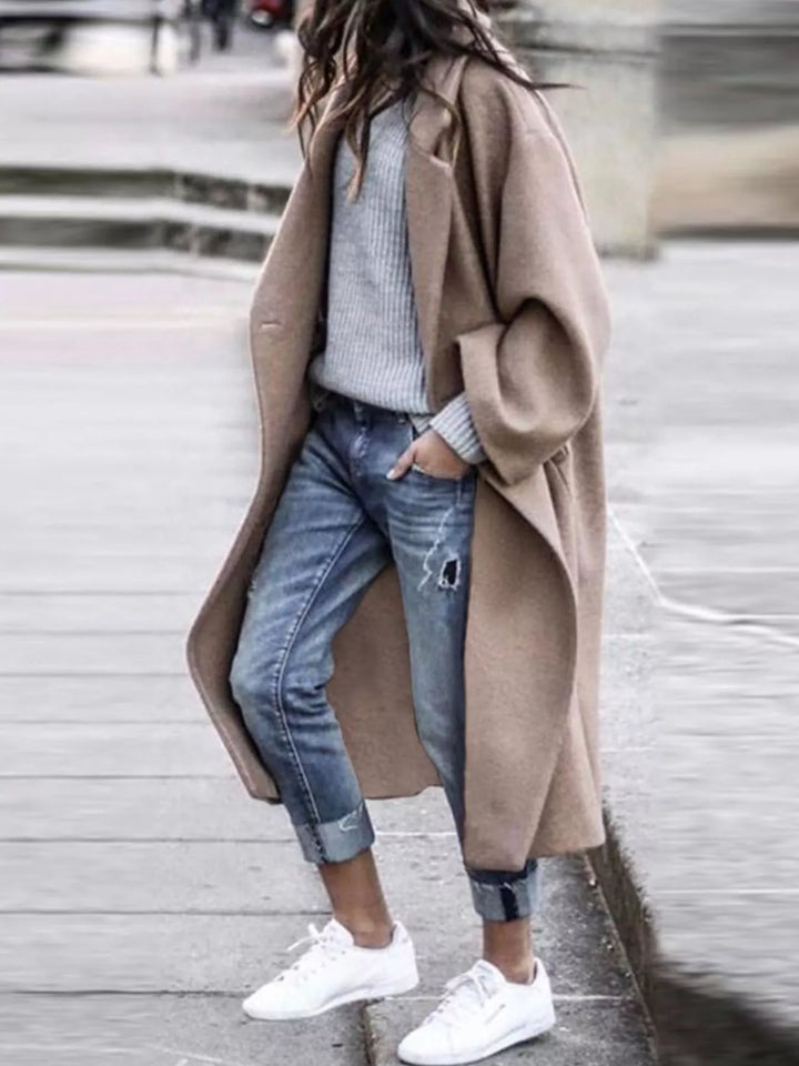 Casual women's oversized long winter coat, perfect for everyday comfort and warmth.