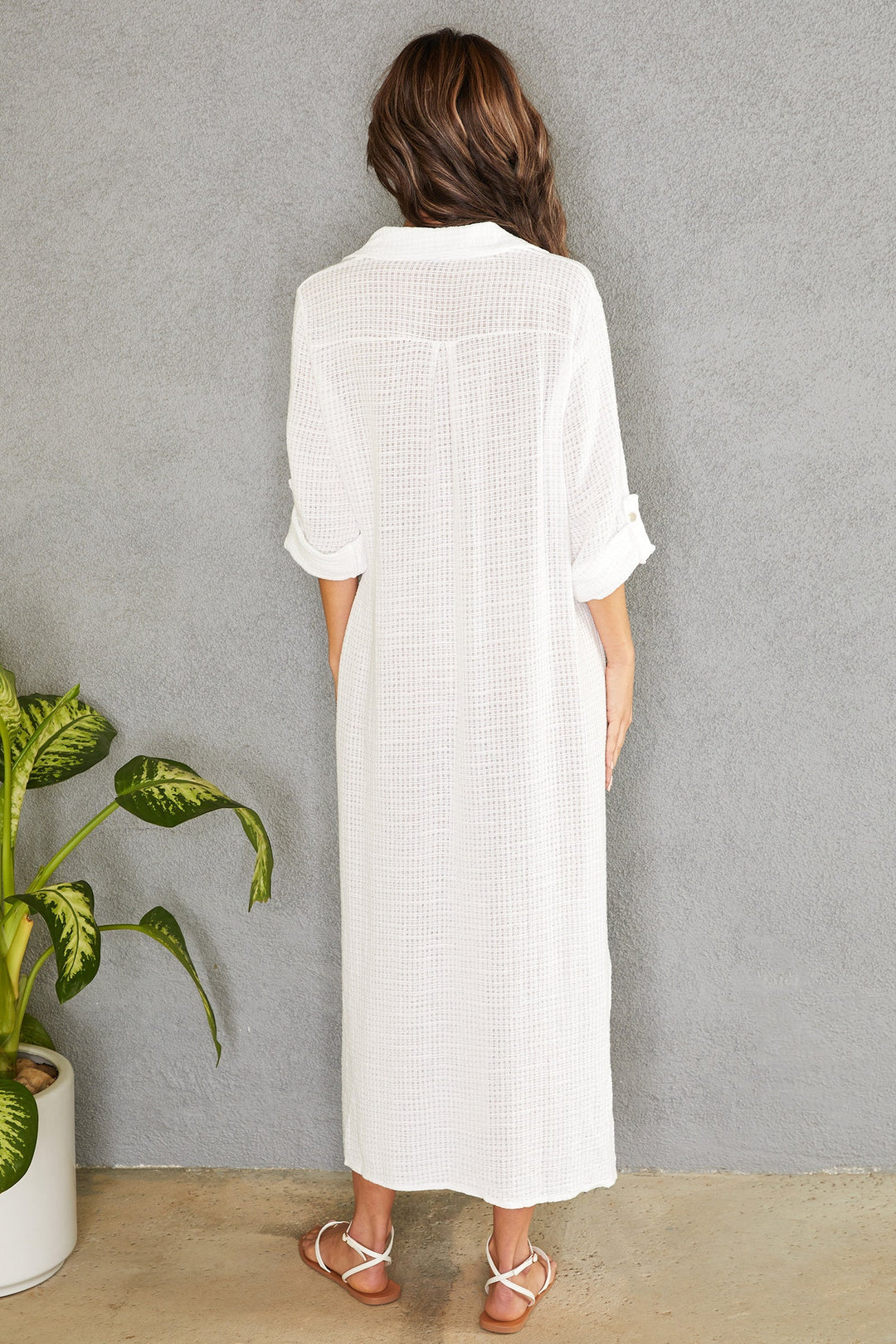 Elegant women's fashion: oversized maxi dress with rolled sleeves