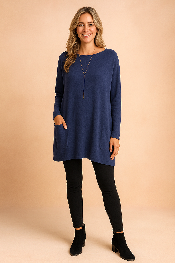 Everyday comfort women's knit sweater in an oversized fit with a convenient pocket.