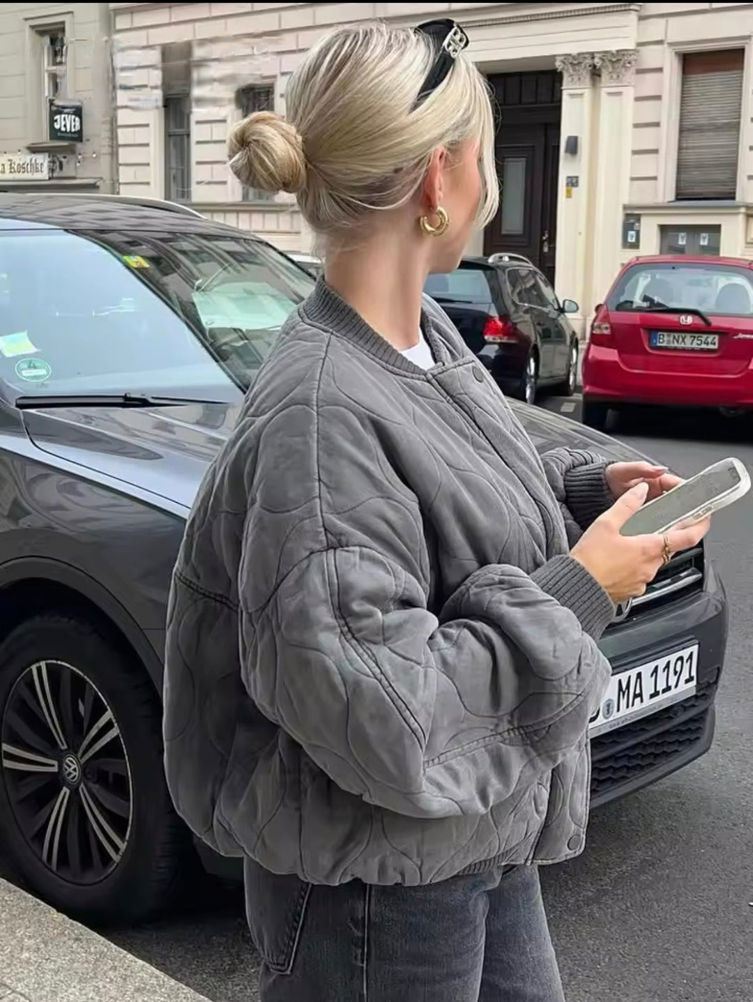 Comfortable women's oversized quilted jacket, an essential casual and transitional piece.