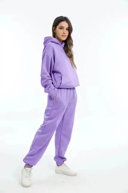 Relaxed fit women's oversized tracksuit set. A comfy two-piece loungewear for ultimate relaxation and winter.