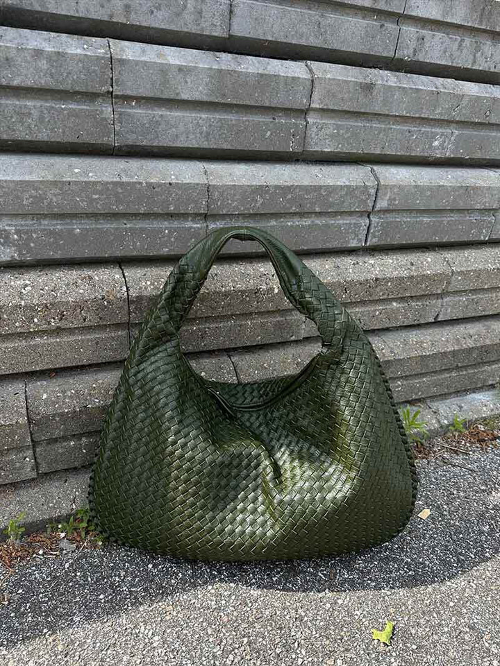 Everyday essential woven tote, roomy design, ideal for women's daily items.