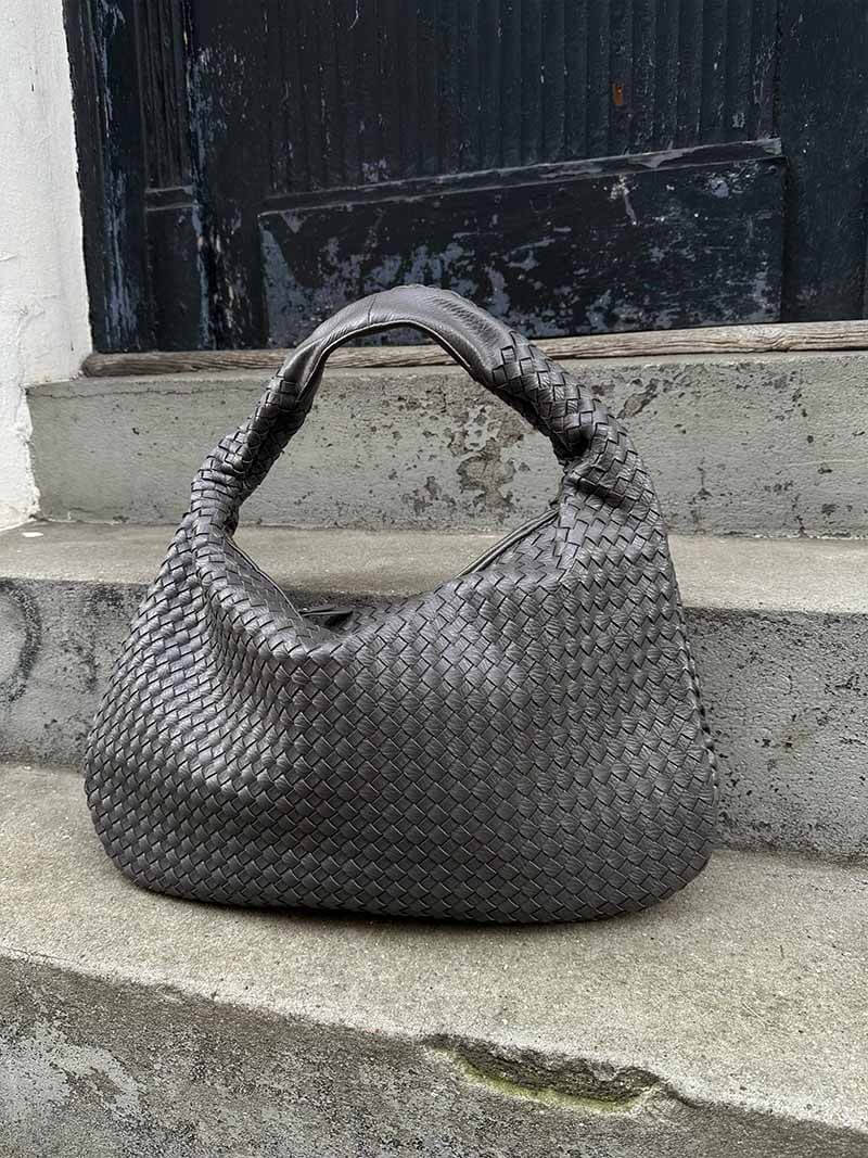 Large capacity minimalist bag for women, woven texture, practical & chic.