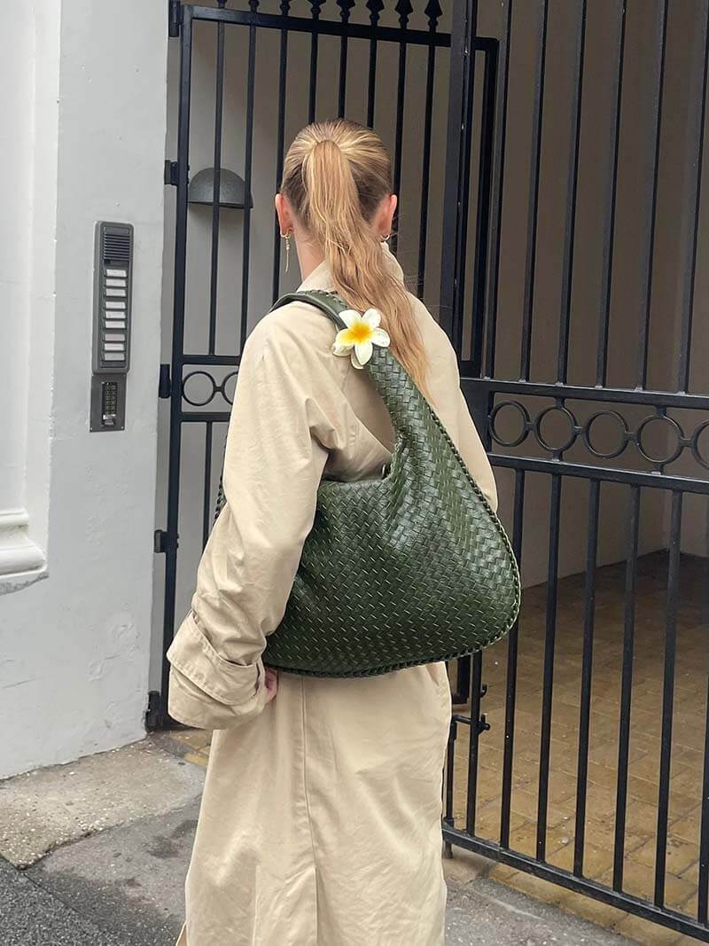 Minimalist shoulder bag, spacious & practical, a women's woven everyday essential.