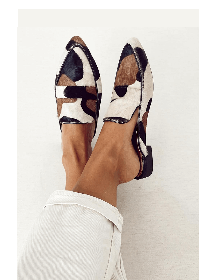 Women's patterned slip-on loafers with a comfortable flat sole, perfect for casual or elegant versatile wear.