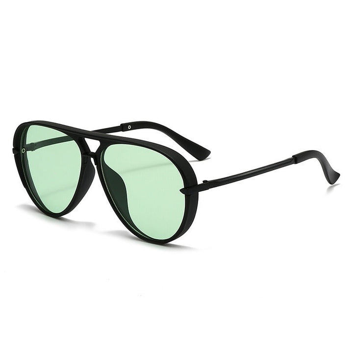 Stylish women's sunglasses, sleek pilot frame, ensuring maximum UV eye protection for daily wear.