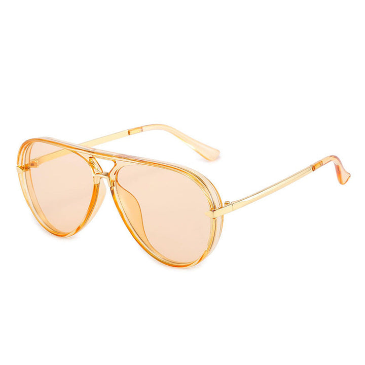 Fashionable pilot sunglasses for women, sleek design & UV400 lenses for ultimate eye protection.