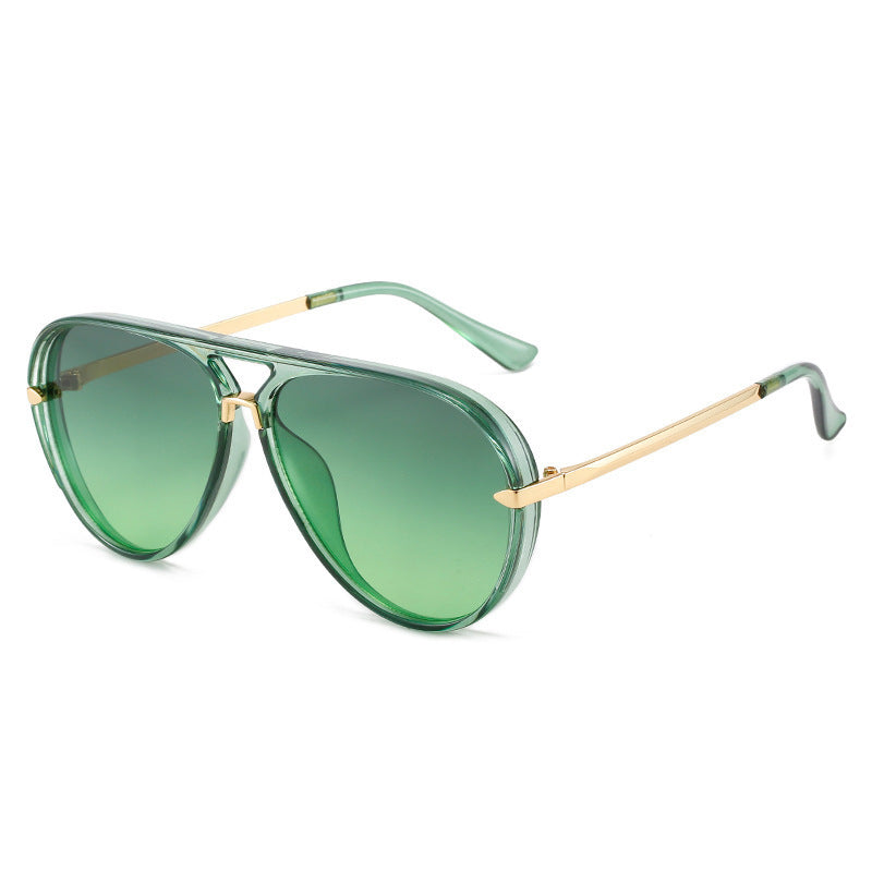 Sleek frame pilot sunglasses for women, essential eye protection & stylish look for sunny days.