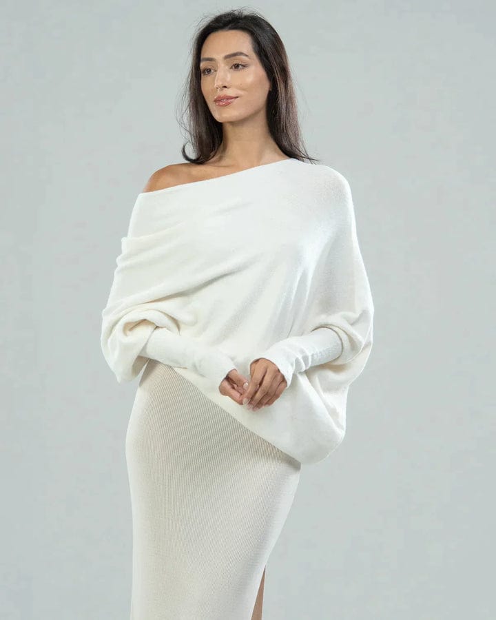 Flowy silhouette women's loose sweater, comfortable and elegant pullover knit.