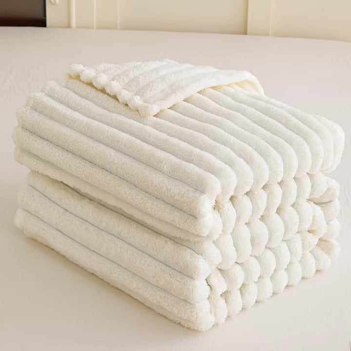 Women's plush 3D textured snuggle blanket, ultra-soft and cozy throw for ultimate warmth.