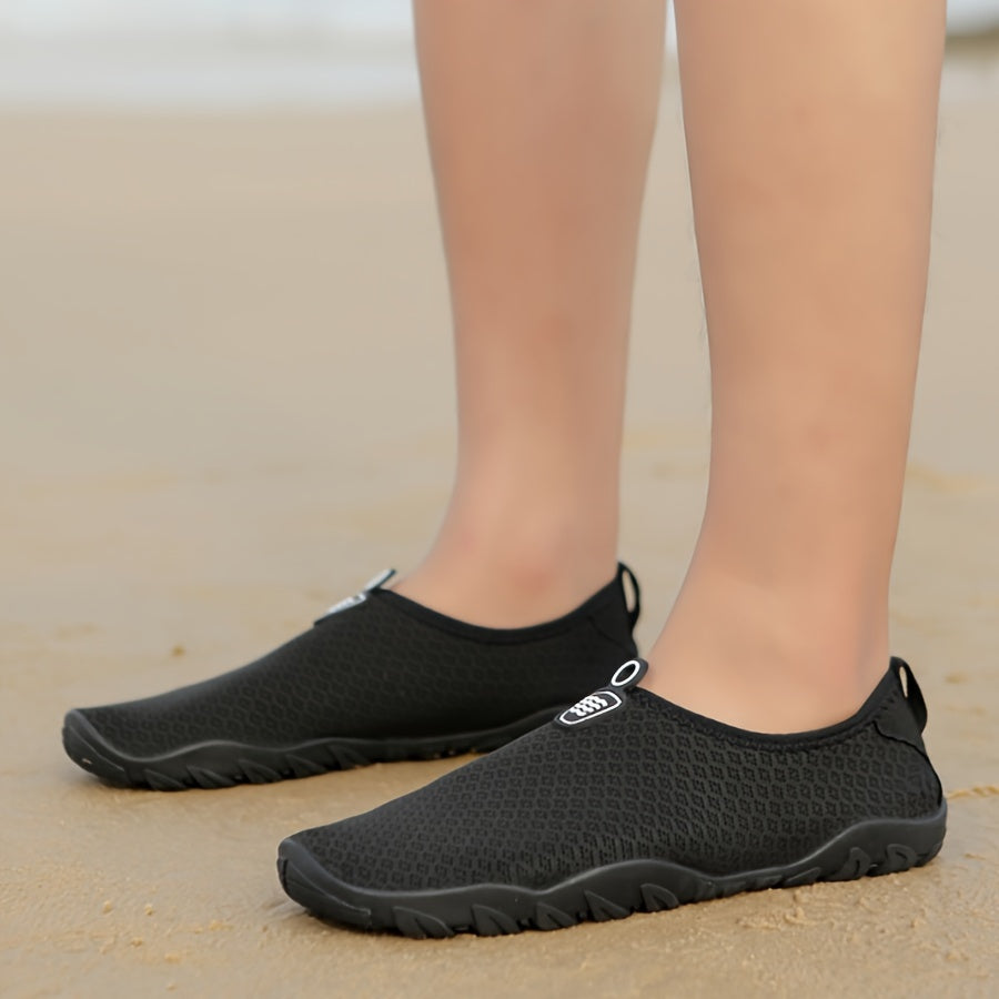 Comfortable women's water sports footwear with flexible design