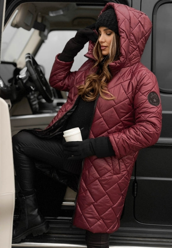 Fashionable women's hooded quilted outerwear with diamond stitch, a versatile fall & winter jacket.