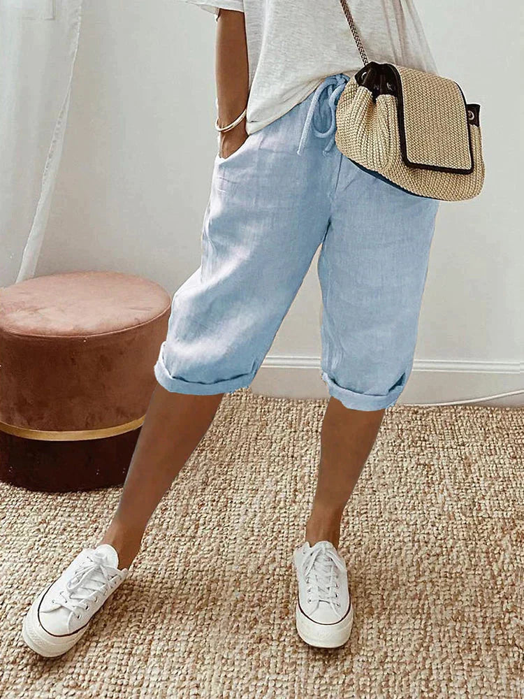 Easy-comfort women's relaxed cropped trousers, a versatile choice for spring and summer casual wear.