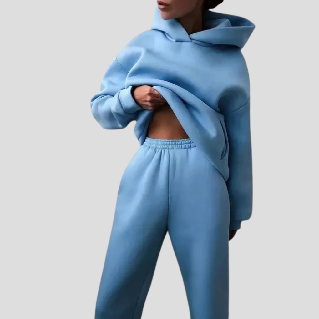 Versatile women's hoodie and jogger set, a cozy two-piece outfit for winter lounging or casual outings.