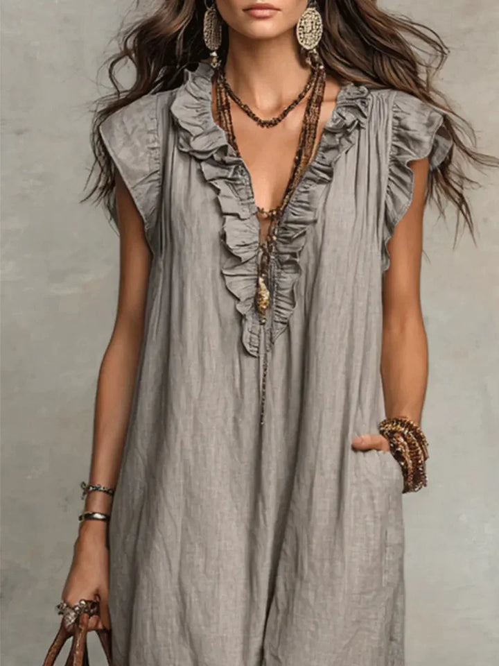 Comfortable and stylish women's ruffle sleeveless maxi dress with pockets, ideal for warm weather.