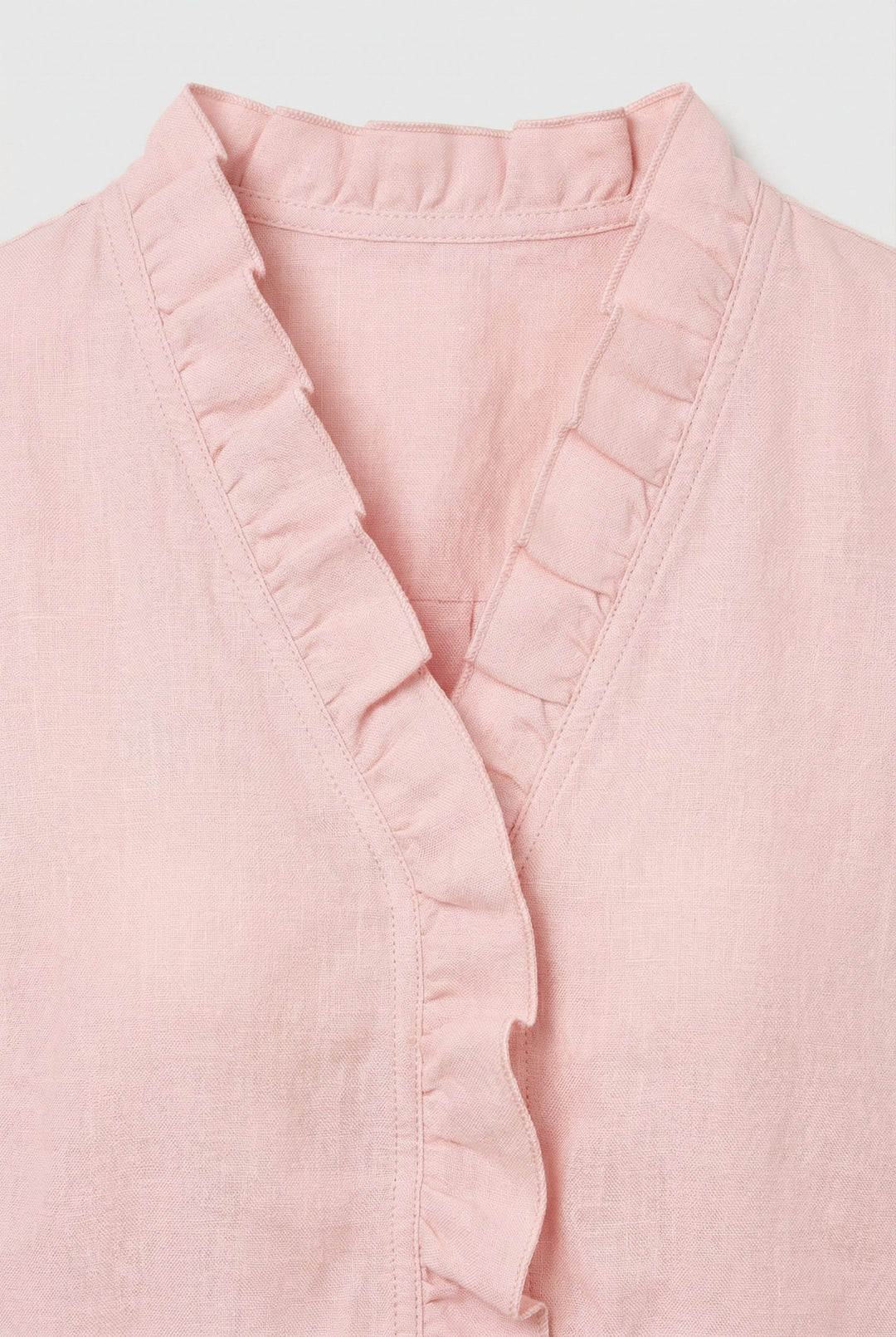 Chic and fashionable V-neck ruffle blouse for women, long sleeves