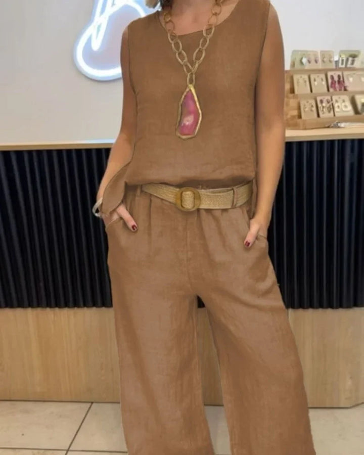 Stylish women's relaxed two-piece set: sleeveless top & wide-leg pants for summer fashion.